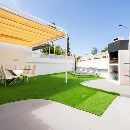Aqua Garden - Spacious 3-bedroom With Terrace, Bbq & Pool Access In Villa