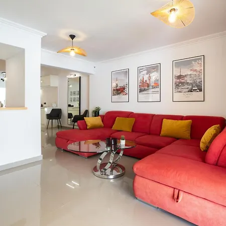 Villa Aqua Garden - Spacious 3-bedroom With Terrace, Bbq & Pool Access In