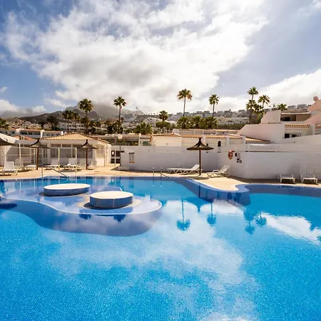 Villa Aqua Garden - Spacious 3-bedroom With Terrace, Bbq & Pool Access In *
