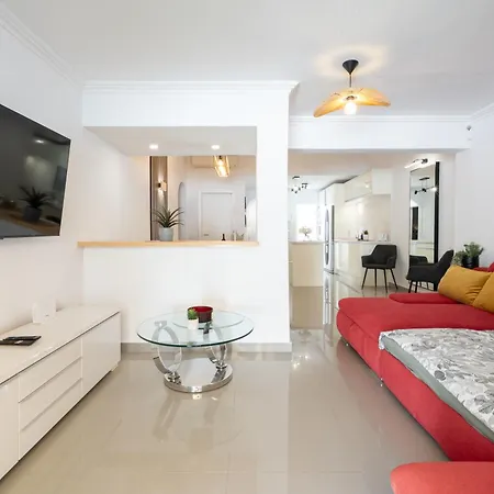Villa Aqua Garden - Spacious 3-bedroom With Terrace, Bbq & Pool Access In *