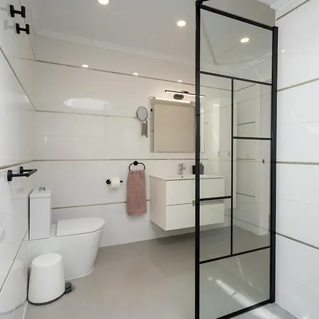 Aqua Garden - Spacious 3-bedroom With Terrace, Bbq & Pool Access In * Costa Adeje (Tenerife)