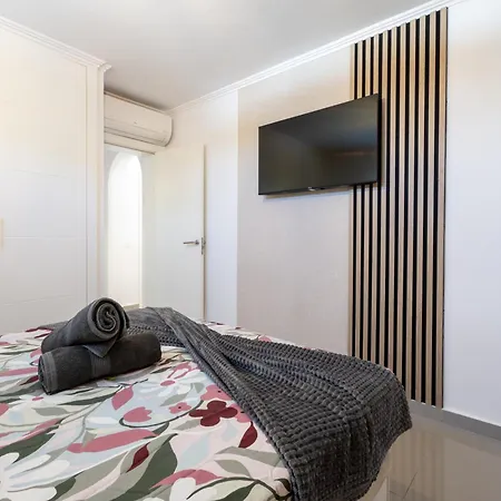 Aqua Garden - Spacious 3-bedroom With Terrace, Bbq & Pool Access In * Costa Adeje (Tenerife)
