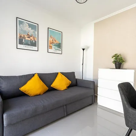 Aqua Garden - Spacious 3-bedroom With Terrace, Bbq & Pool Access In Villa Costa Adeje (Tenerife)