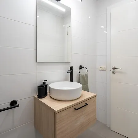 Aqua Garden - Spacious 3-bedroom With Terrace, Bbq & Pool Access In Villa Costa Adeje (Tenerife)